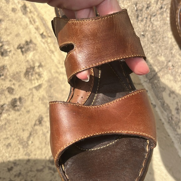 Like new Born brown leather sandals - Picture 4 of 16